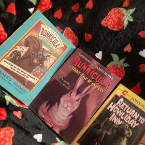 Vintage  1993-2007 Bunnicula Childrens Paperback books by James Howe 3 Books
